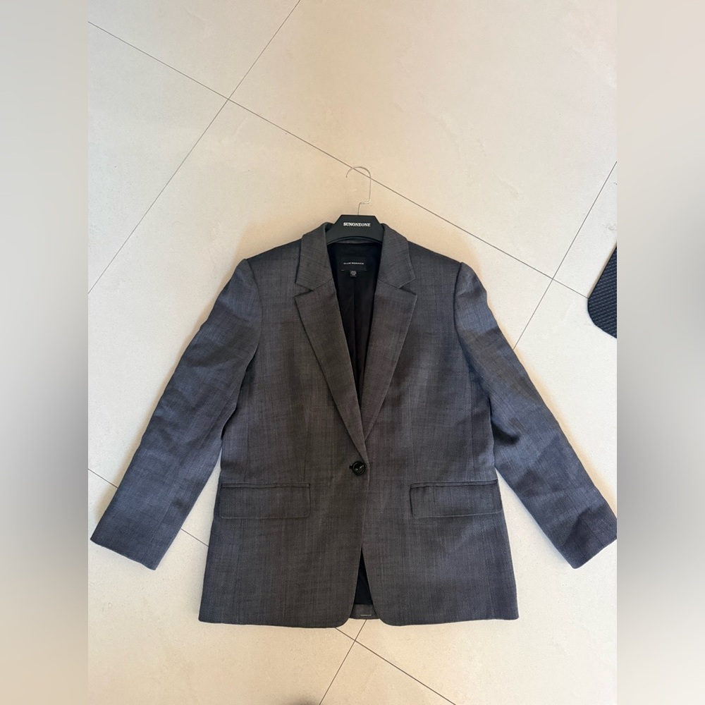 women grey blazer
